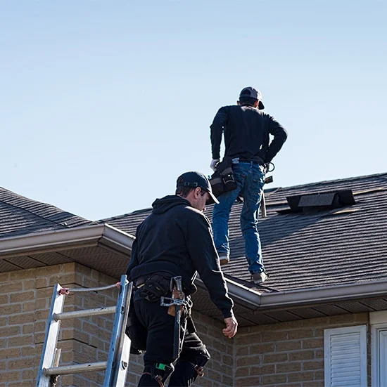 Red Owl roofer working on an Austin roof